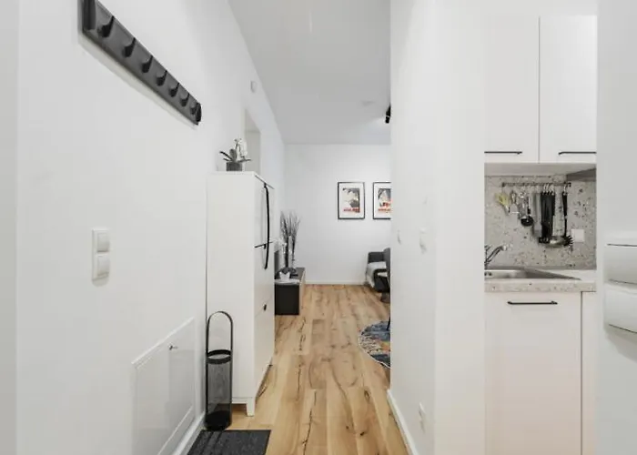 Apartment With Stylish Decor & Welcoming Flair Vienna